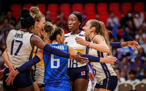 Đội bóng chuyền số 1 thế giới thể hiện đẳng cấp, thắng 33 trận liên tiếp