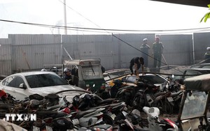 Hơn 500 xe máy bị thiêu rụi trong vụ cháy bãi xe ở gầm cầu Vĩnh Tuy, Hà Nội