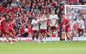 Szoboszlai lập siêu phẩm đá phạt giúp Liverpool thắng Arsenal