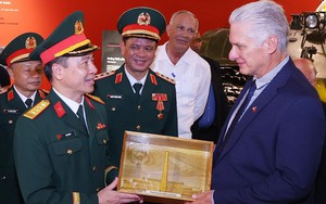Bí thư Thứ nhất, Chủ tịch nước Cuba Miguel Diaz-Canel thăm Bảo tàng Lịch sử Quân sự Việt Nam