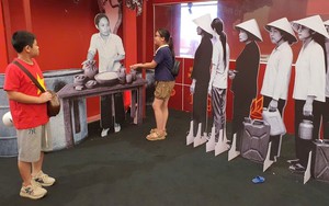 Triển lãm thành tựu Đất nước: Du khách thích thú với hình ảnh thời bao cấp