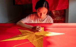 Làng cờ Từ Vân "nhuộm đỏ" những ngày tháng Tám lịch sử