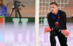 Ter Stegen mở cuộc chiến công khai với Barcelona