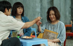 Những giọt nước mắt từ "Mang mẹ đi bỏ"