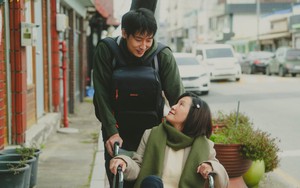 Từ "Mai" đến "Mang mẹ đi bỏ": Tuấn Trần và Hồng Đào tái hợp có tạo nên kỳ tích phòng vé?