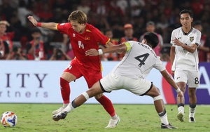 HLV Kim Sang Sik mở đường cho cầu thủ trẻ