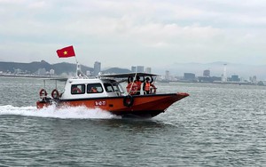 Sẵn sàng cứu hộ, cứu nạn trên vịnh Hạ Long khi có tình huống bất ngờ