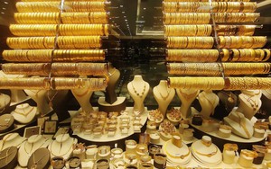 Giá vàng tăng khi thuế quan của Mỹ có hiệu lực