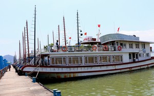 Tàu du lịch trên vịnh Hạ Long lắp đặt thiết bị thông tin liên lạc xong trước ngày 15/8