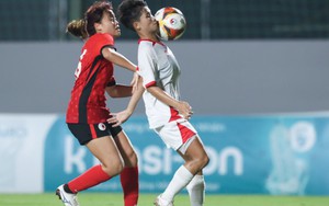 Chân sút 18 tuổi tỏa sáng, Việt Nam thắng đối thủ Đông Á với tỷ số một set tennis trắng