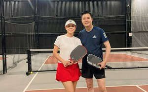 Tuyên bố 'càng stress, càng nên chơi' pickleball, nữ ca sĩ nhận mưa lời khen
