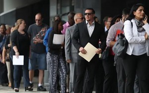 Gần 2 triệu người Mỹ nhận trợ cấp thất nghiệp - mức cao nhất kể từ đại dịch