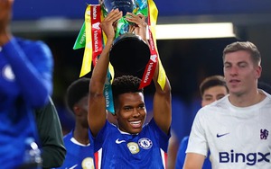 Thần đồng Chelsea vừa ra mắt đã gây tiếng vang, được gọi là tài năng trẻ xuất sắc nhất thế giới