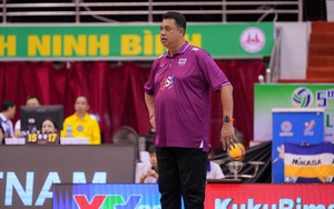 Có ngôi sao đẳng cấp thế giới, HLV Thái Lan nói một điều trước khi tái đấu với Thanh Thúy và Bích Tuyền ở chung kết SEA V.League