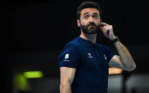 HLV vừa đánh bại đội bóng chuyền nữ top 7 thế giới từng 2 lần thua nghiệt ngã trước tuyển nữ Việt Nam