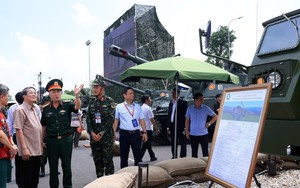 Triển lãm thành tựu đất nước: Giới thiệu các khí tài đa dạng của Quân đội