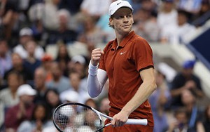Jannik Sinner chạm mốc lịch sử mới dù thua chung kết US Open 2025