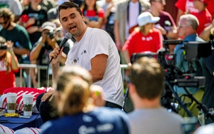 Mỹ treo thưởng 100.000 USD truy tìm kẻ ám sát nhà hoạt động Charlie Kirk