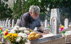 Nghĩa tình ở lại trên đường Thông tấn