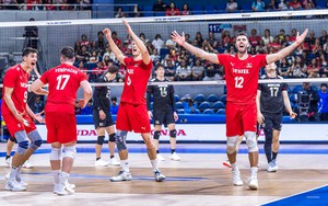 Làng bóng chuyền thế giới liên tục chứng kiến những cú sốc lớn, khiến người hâm mộ chấn động