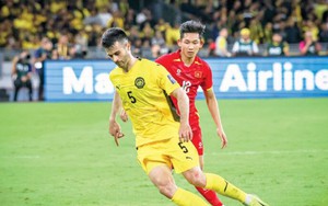 Sao nhập tịch Malaysia từng thắng ĐT Việt Nam vừa mắc sai lầm khó tin trong trận thua đội bóng Đông Nam Á