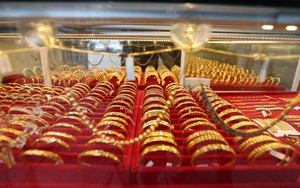 Giá vàng miếng giảm 300 nghìn đồng/lượng sau khi Fed hạ lãi suất