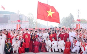 Dàn nghệ sĩ vỡ òa cảm xúc, tự hào khi tham dự diễu binh, diễu hành kỷ niệm 80 năm Quốc khánh