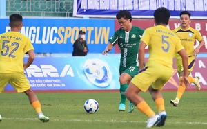 Công Phượng sẵn sàng cho cuộc đua lên hạng căng thẳng 