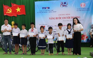Tiếp sức trẻ em nghèo vùng biên giới đến trường