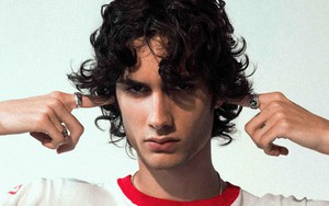 Album "I Barely Know Her": Màn ra mắt đỉnh cao của nghệ sĩ trẻ Sombr