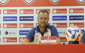 HLV Polking bảo vệ Nguyễn Filip sau những sai lầm