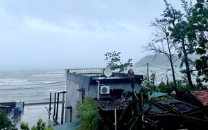 Bão số 9 giảm 5 cấp, gây lũ trên các sông ở khu vực Bắc Bộ, Thanh Hóa và Nghệ An