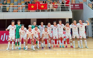 Đội tuyển Futsal Việt Nam nhận thưởng 'nóng', mang niềm vui chiến thắng về nước