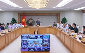 Phó Thủ tướng Trần Hồng Hà họp triển khai ứng phó với cơn bão số 10