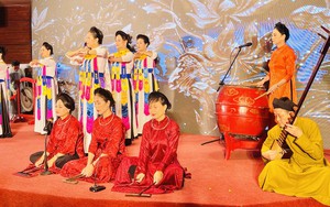 Hà Nội: Liên hoan ca trù lần thứ IV - lan tỏa di sản phi vật thể đặc sắc