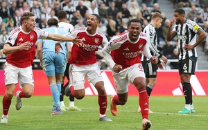 Arsenal ngược dòng ngoạn mục trước Newcastle