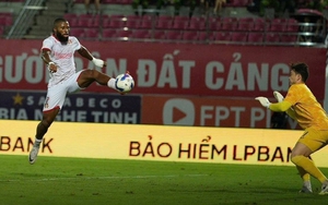 HLV Chu Đình Nghiêm: ‘Văn Lâm chơi quá tốt, cứu thua cho Ninh Bình nhiều tình huống’