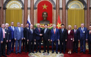 Chủ tịch nước Lương Cường tiếp Chủ tịch Duma Quốc gia Nga