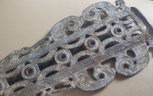 Văn hóa Đông Sơn - Chiến tranh và Hòa bình (kỳ 27): Những vỏ bao dao găm Đông Sơn