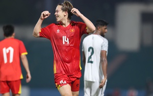 Tin nóng bóng đá Việt hôm nay 4/9: Viktor Lê xúc động với bàn thắng đầu tiên; Cầu thủ dự bị U23 Việt Nam tập ngay sau trận đấu