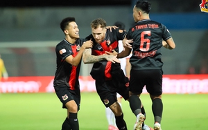 Tin nóng bóng đá Việt hôm nay 1/10: HLV Kim Sang Sik đề xuất nhập tịch hai ngoại binh; Trung vệ U23 bất ngờ khi được tập trung đội tuyển Việt Nam