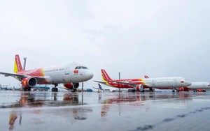 Ảnh hưởng bão số 10: Nhiều chuyến bay phải đổi hướng hạ cánh