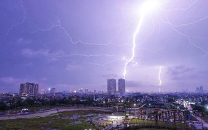 Lý giải nguyên nhân sét đánh liên hồi ở Hà Nội