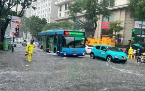 Dự báo thời tiết đêm 30/9 và 1/10: Hà Nội tiếp tục có mưa