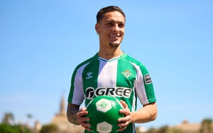 Antony lạnh lùng từ chối Bayern Munich