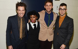 "We Are Young" của Fun ft. Janelle Monae: Sôi sục sức trẻ 