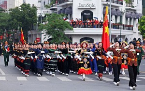 Phóng viên TTXVN trong giờ phút lịch sử của đất nước