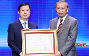 Tổng Bí thư Tô Lâm trao Huân chương Lao động hạng Nhất cho Đài Truyền hình Việt Nam