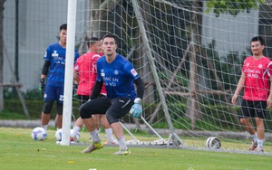 Đội tuyển Việt Nam nhọc nhằn đánh bại CLB Công an Hà Nội