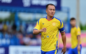 Bóng lăn trong tuần: 'Quê hương là chùm khế ngọt'